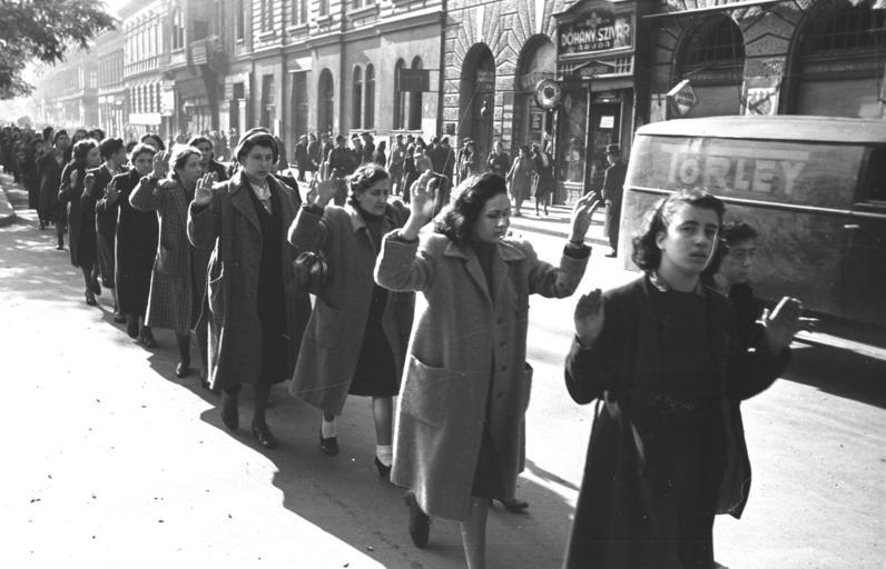 persecution of Jewish women during world war II