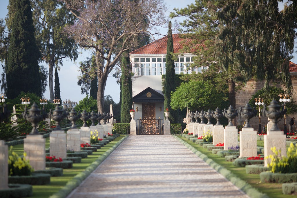 path to shrine of Baha'u'llah